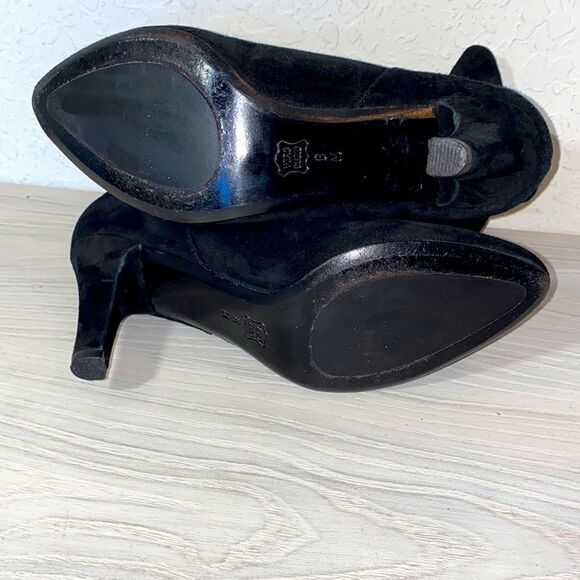 Vaneli Black Suede Scrunched  Tie Booties Size 6 - Picture 9 of 11